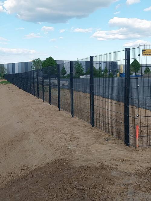 Schiebetoranlage für Grundstücke von Zaun Stoffel