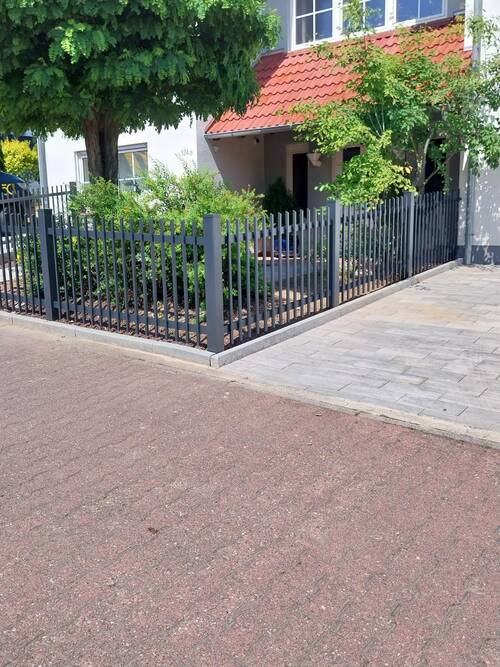 Beispiel für einen Hochwertigen Zaun aus Aluminium