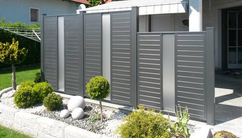 Lattenzaun als Sichtschutz zur Terrasse