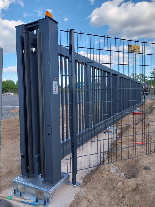 Schiebetoranlage für Grundstücke von Zaun Stoffel