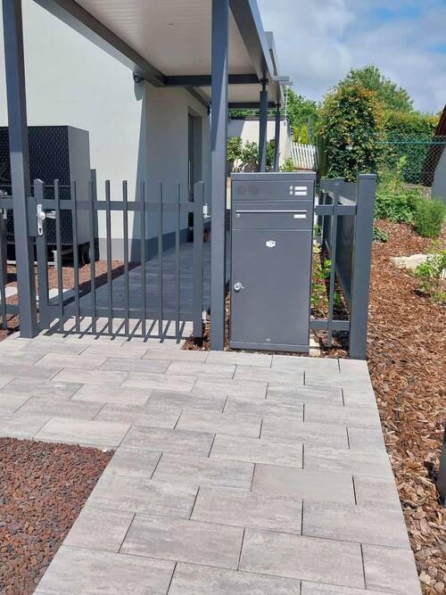 Beispiel für einen Hochwertigen Zaun aus Aluminium