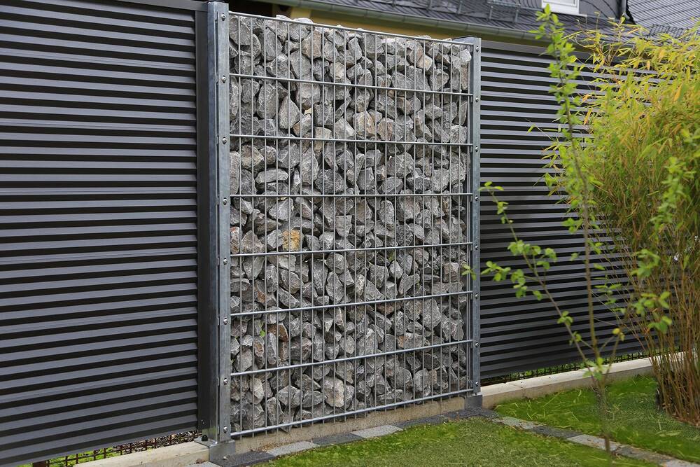 Sichtschutz Gabione im Garten