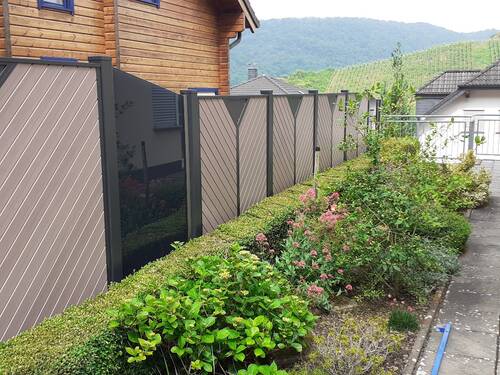 Lattenzaun mit diagonaler Lattenfüllung von Zaun Stoffel