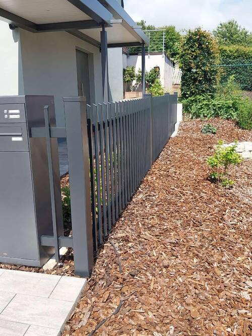 Hochwertige Zäune aus Aluminium