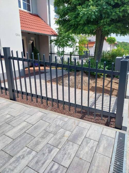 Beispiel für einen Hochwertigen Zaun aus Aluminium