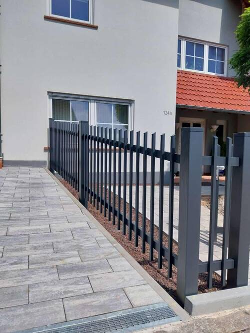 Beispiel für einen Hochwertigen Zaun aus Aluminium
