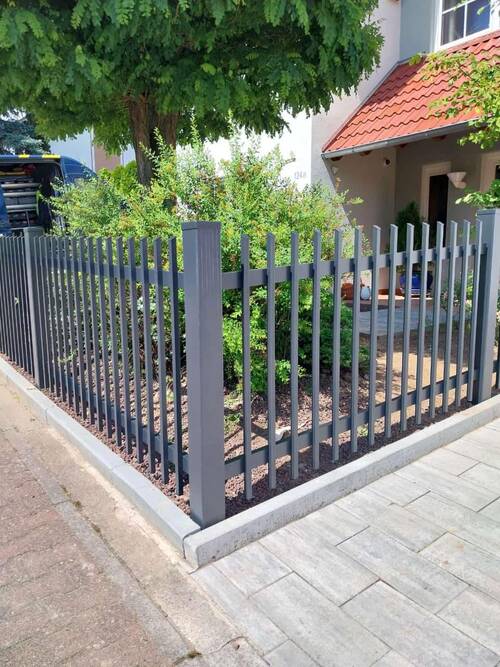 Beispiel für einen Hochwertigen Zaun aus Aluminium