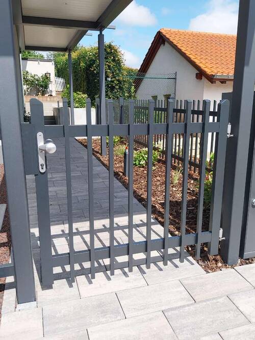 Hochwertige Zäune aus Aluminium