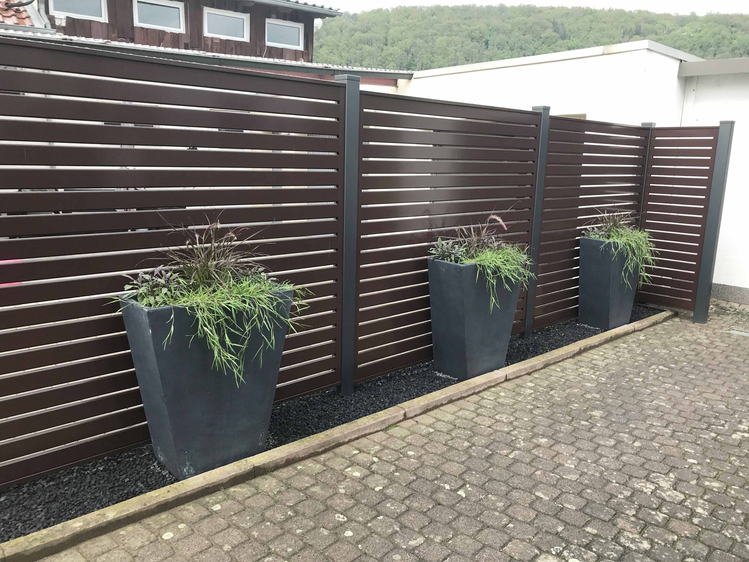 Sichtschutzzaun zum Nachbar hin