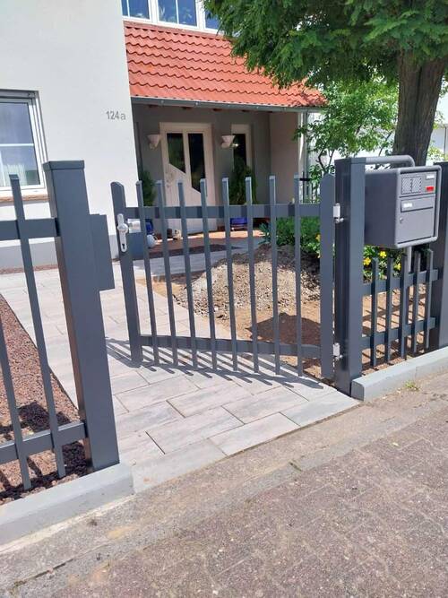 Beispiel für einen Hochwertigen Zaun aus Aluminium
