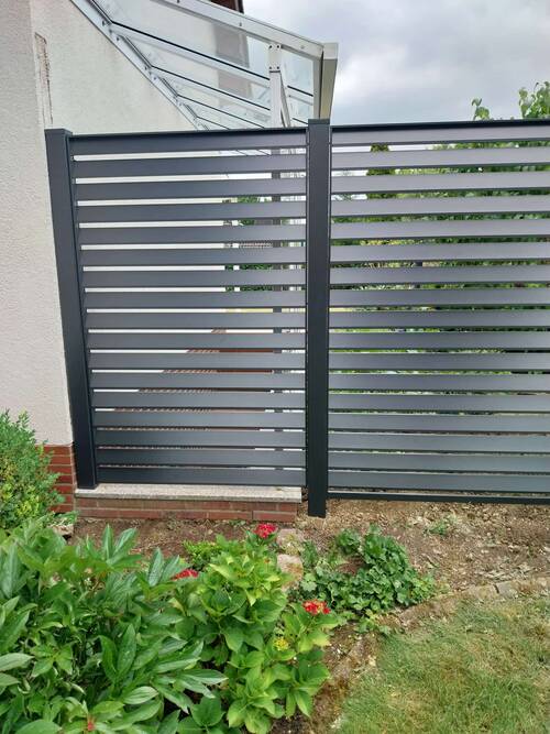 Hochwertige Zäune aus Aluminium